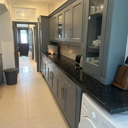 5 Bedroom House Se6 London Exterior photo