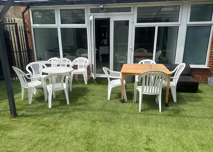 5 Bedroom House Se6