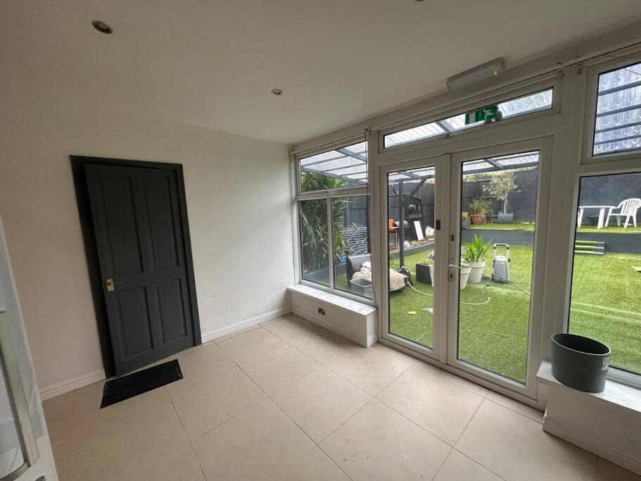 Дом отдыха 5 Bedroom House Se6