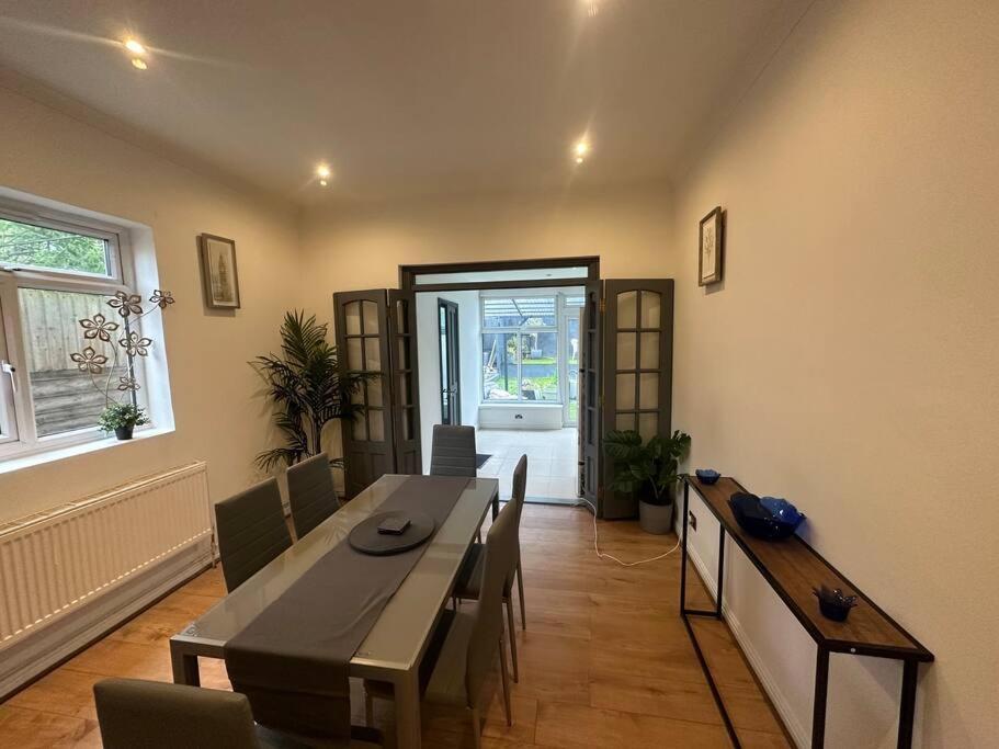Дом отдыха 5 Bedroom House Se6