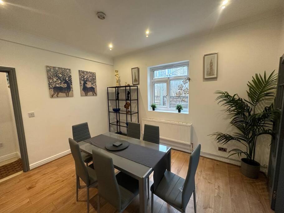 Дом отдыха 5 Bedroom House Se6
